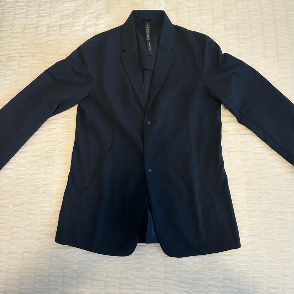 Lululemon - New venture button front blazer - Picture 13 of 16